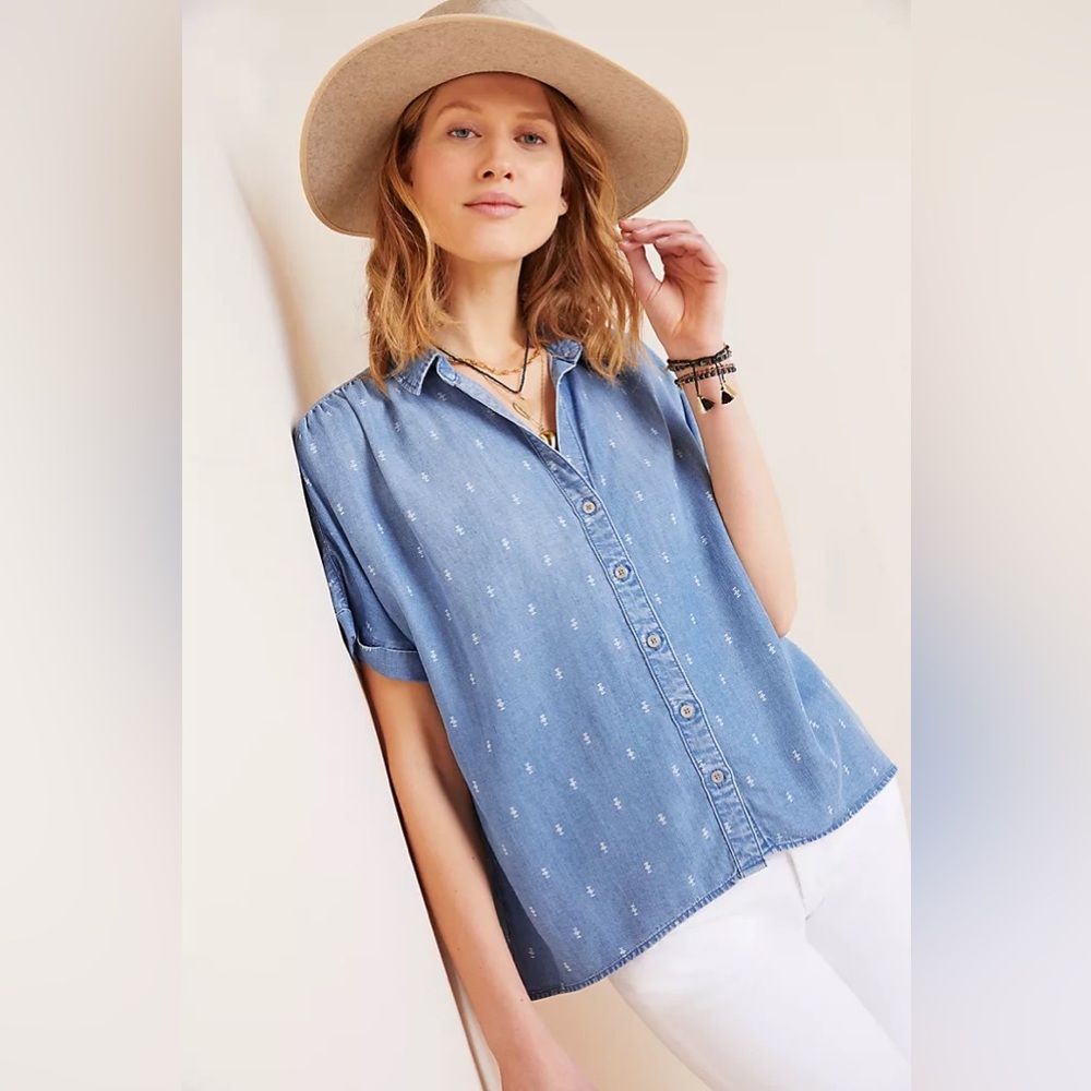 Anthropologie Short Sleeve Geo Print Button Up Chambray Top by Cloth & Stone - S